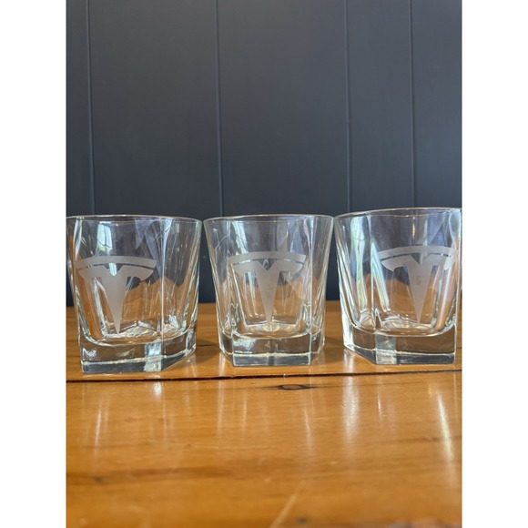 Tesla Logo Etched Whiskey Glasses Square Rock Glasses Bar Set 10oz - Set of 3 - Picture 1 of 5